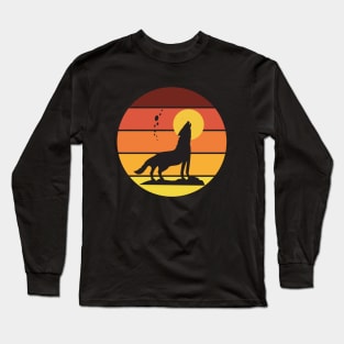 wolf howling at the moon Long Sleeve T-Shirt